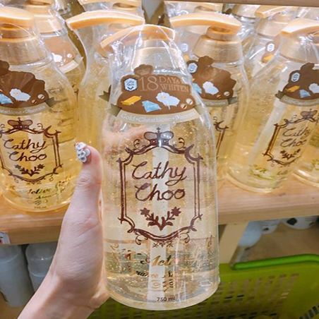 Sữa tắm trắng da Cathy Choo vàng 24k Thái Lan 750ml - M557