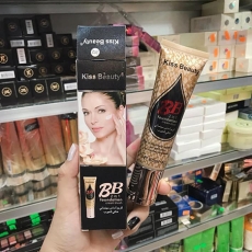 Kem nền BB kiss beauty 2 in 1 foundation kèm thêm che khuyết điểm chống nắng SPF 50 PA+++ - M610